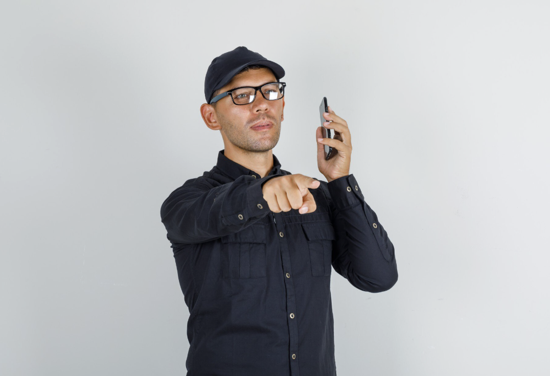 Retratos de trabajadores nocturnos: historias de quienes mueven la ciudad mientras todos duermen